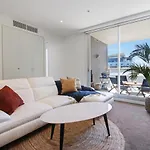 Lux 2Br Apt On Hindmarsh Sq-Pool-Gym-Sauna-Parking
