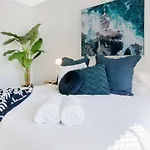 Lux 2Br Apt On Hindmarsh Sq-Pool-Gym-Sauna-Parking