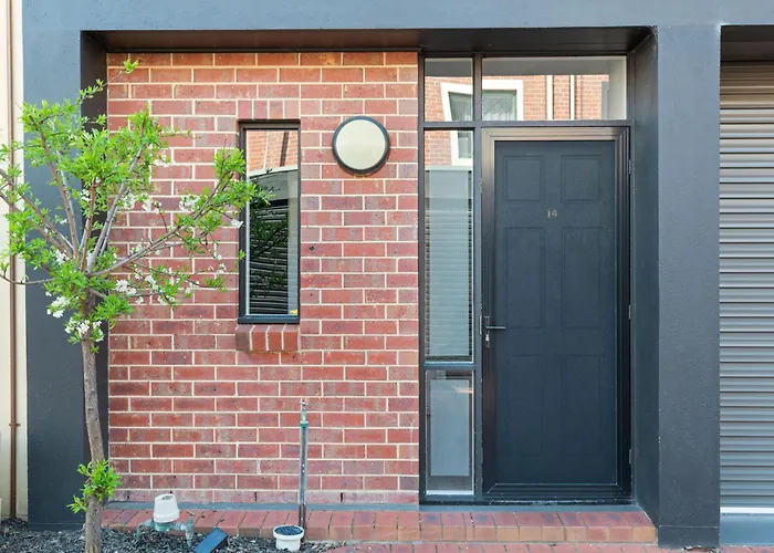 Halifax Muse Pet Friendly Townhouse