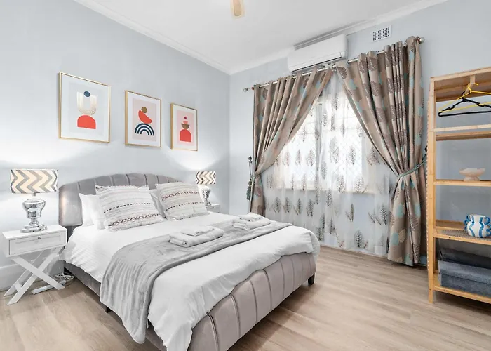 The Newly Renovated - Maylands Vacation Home