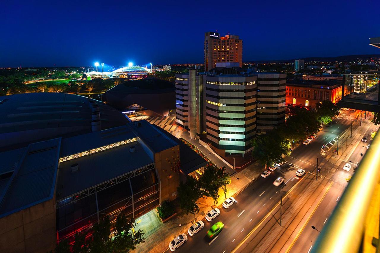 Horizons 1402 - Free Carpark Apartment Adelaide