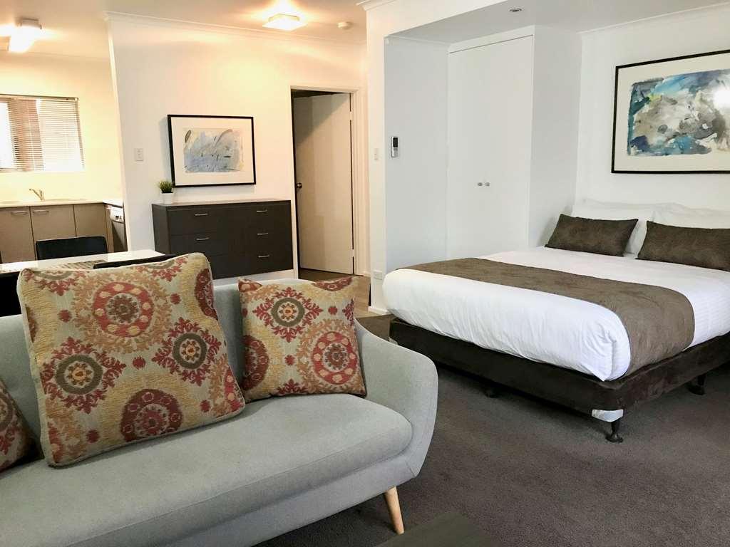 Dress Circle - Archer Street Apartment Adelaide