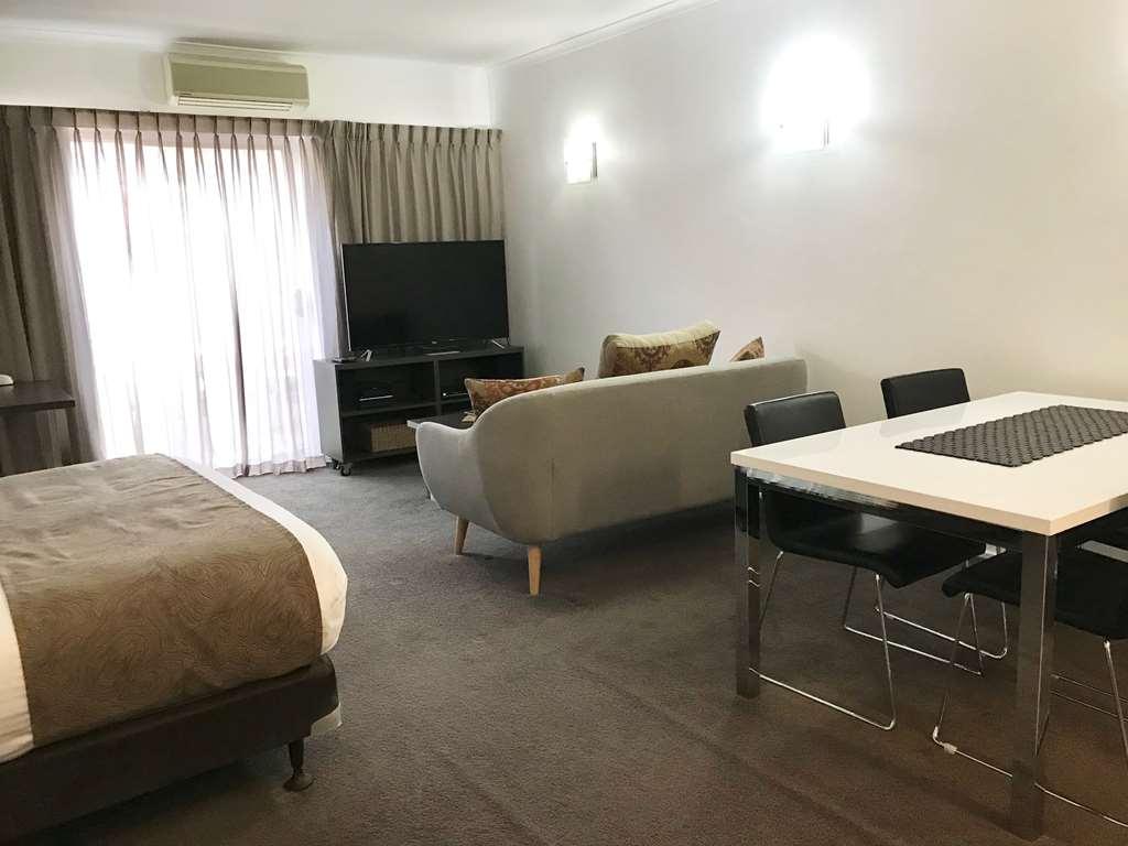 Dress Circle - Archer Street Apartment