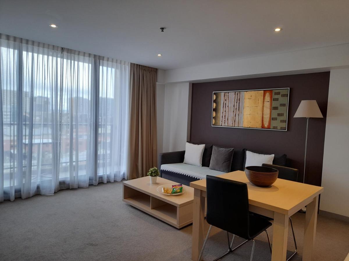 Stylish Apt In North Ter & City View & Free Parking Aparthotel