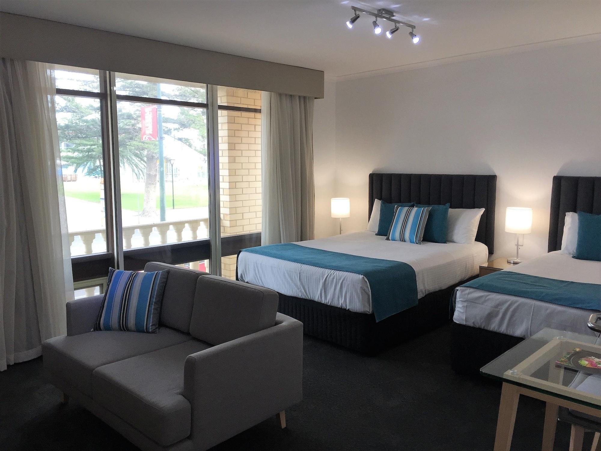 Ensenada Motor And 4* Adelaide