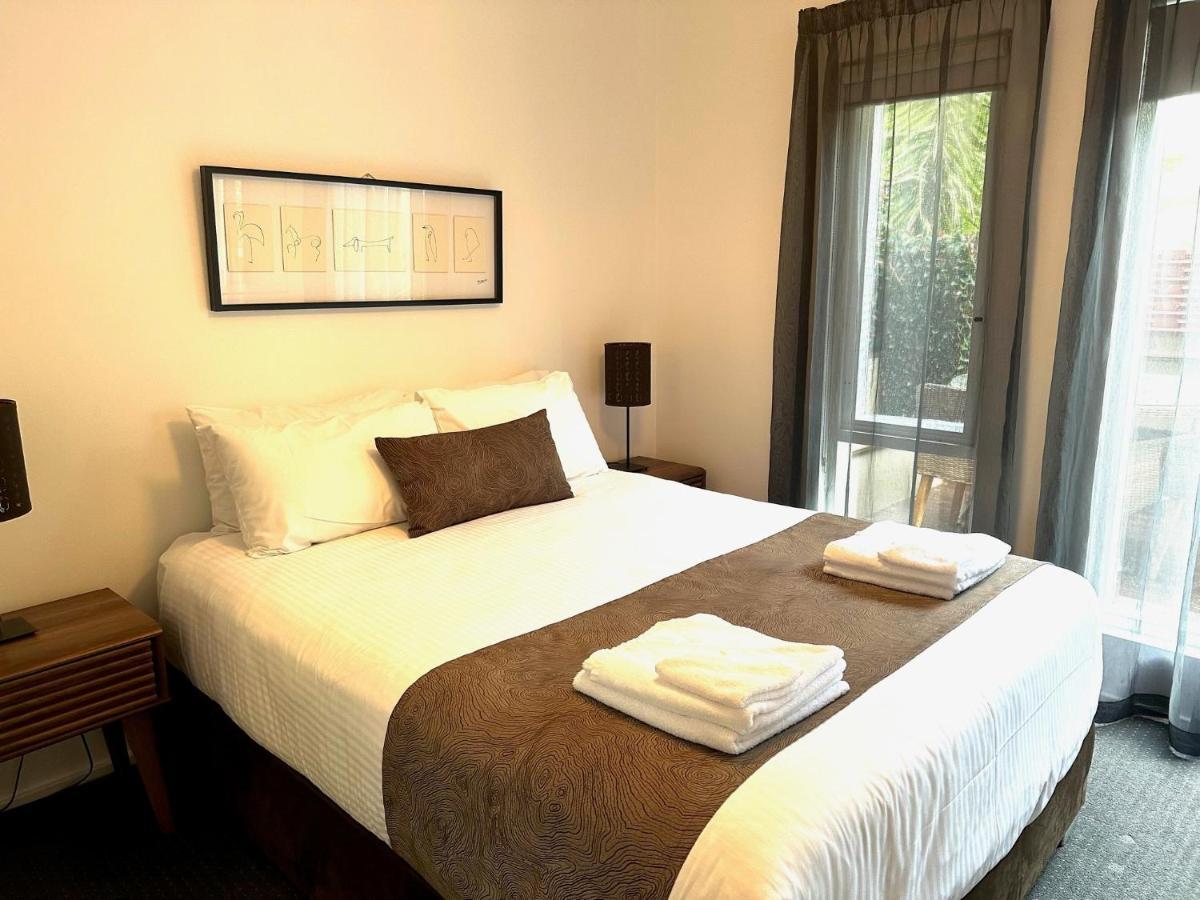 Dress Circle - Archer Street Apartment Adelaide