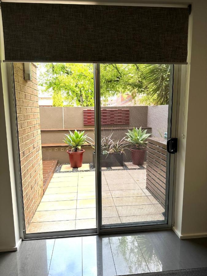 Dress Circle - Archer Street Apartment Adelaide