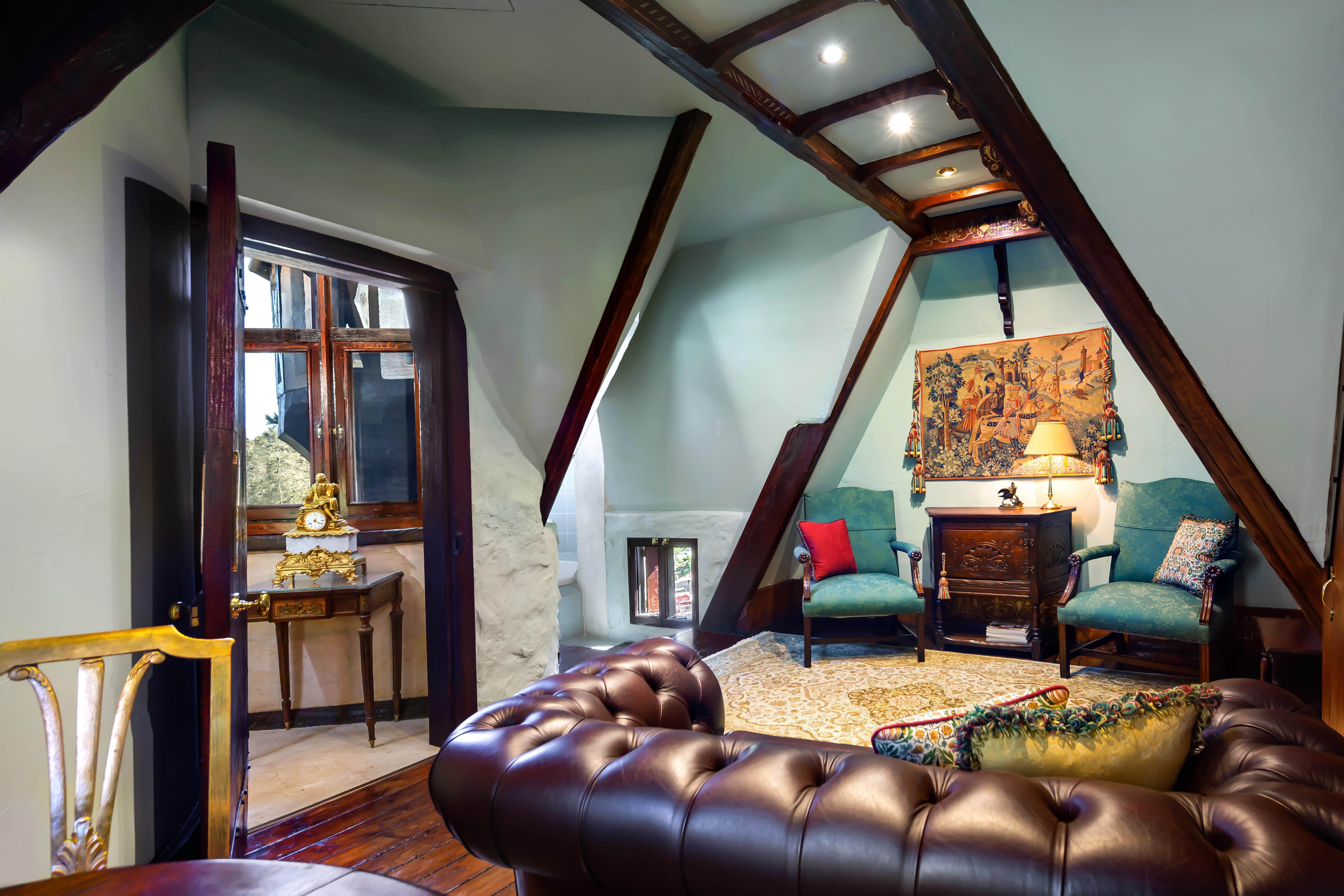 Thorngrove Manor