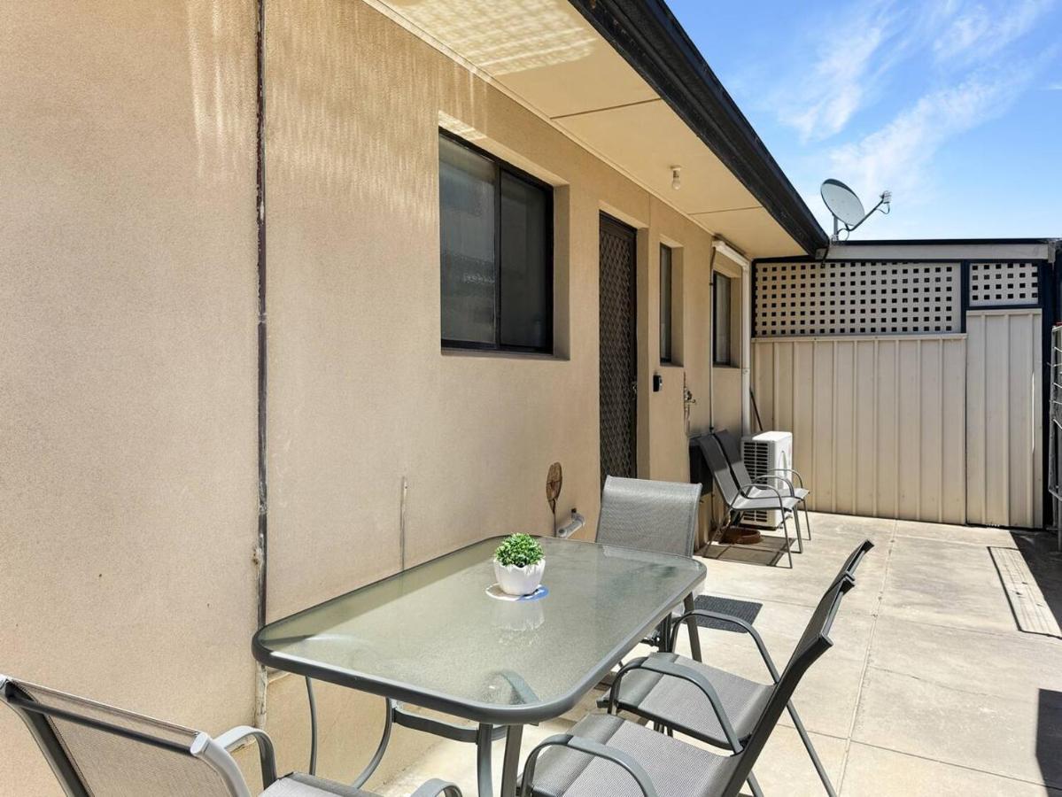 'the Grange' Coastal Charm Near Henley Apartment