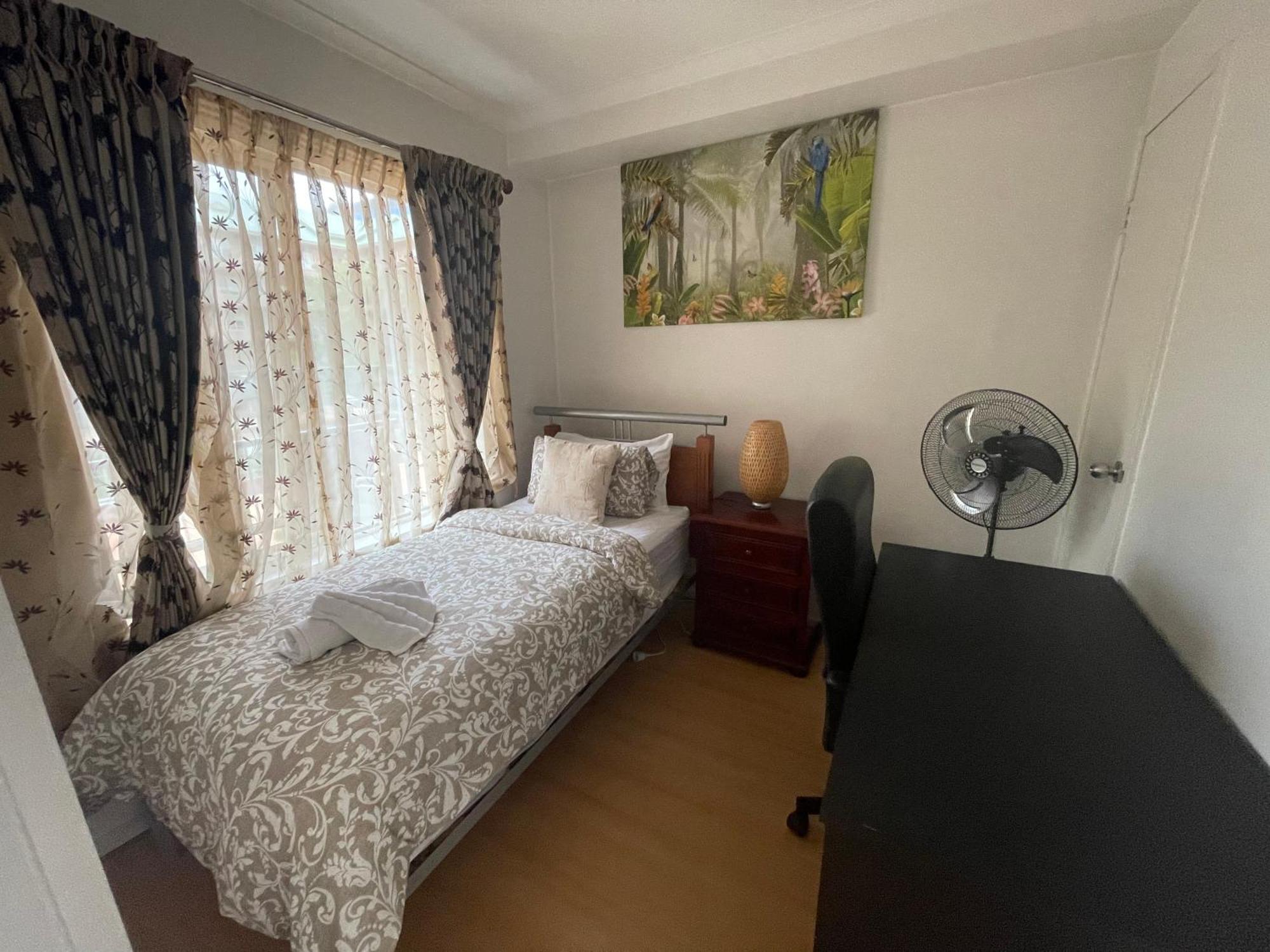 Apartment City - Free Parking, 3 Bedrooms And 2 Bathrooms