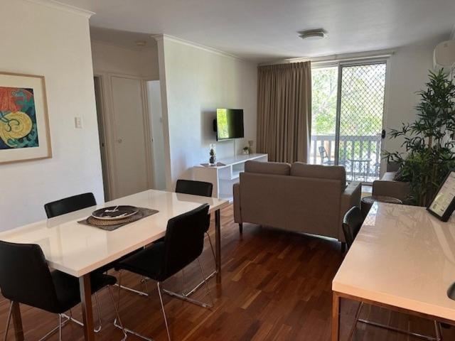 Dress Circle - Archer Street Apartment Adelaide
