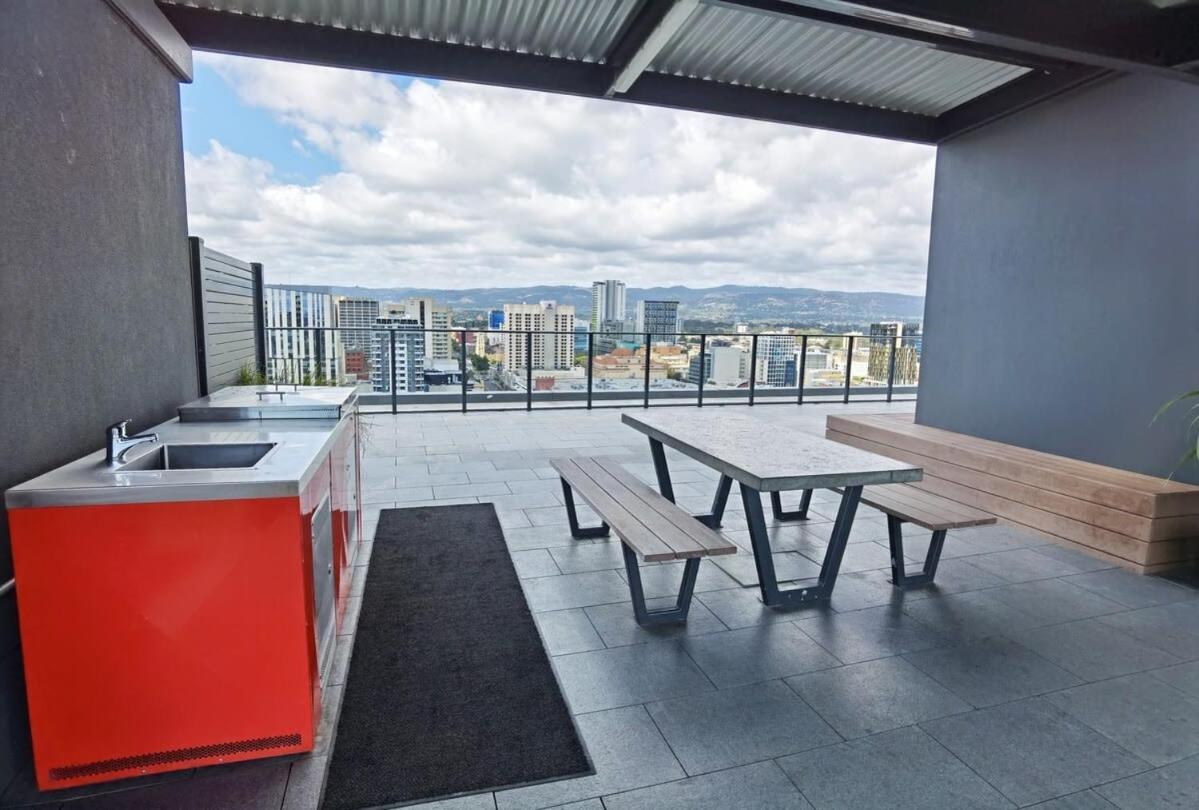 Walk To Market Parking Gym&pool View Apartamento