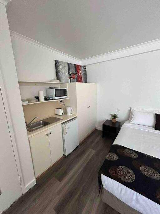 Entire Ensuite 304 *