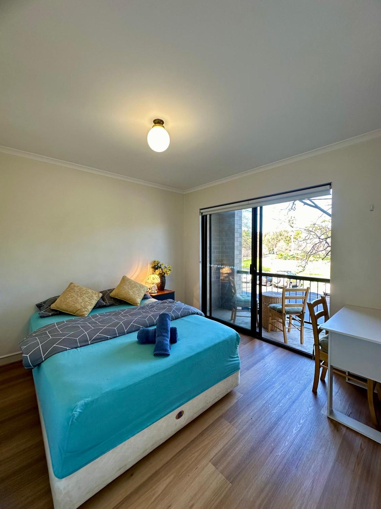 Relaxing Park View 2 Bedrooms Free Wi-fi