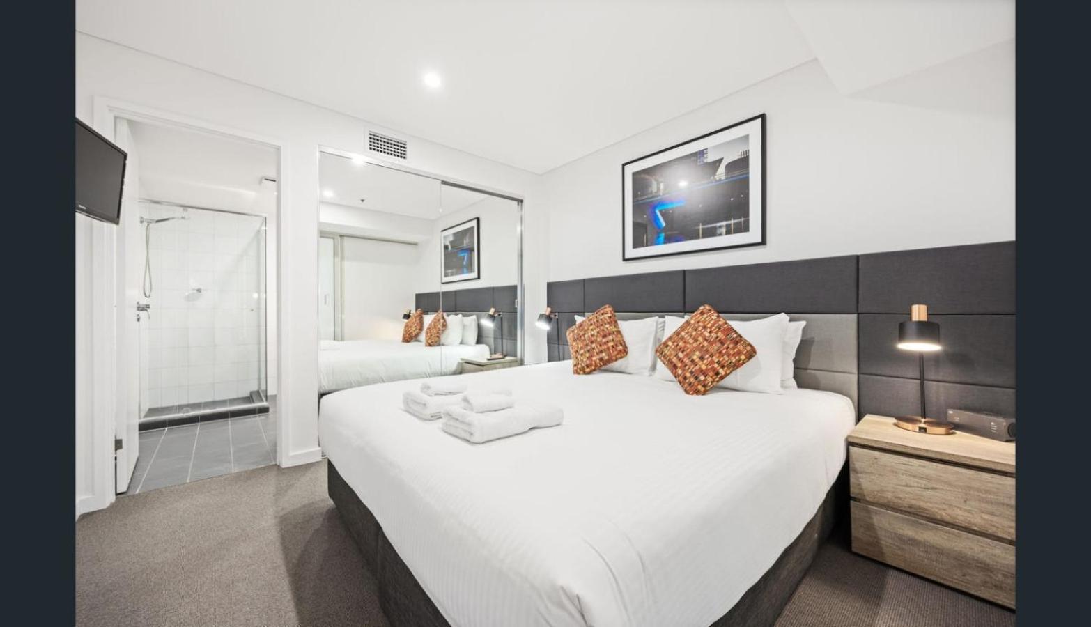 Happy Deluxe In Cbd Apartment Adelaide