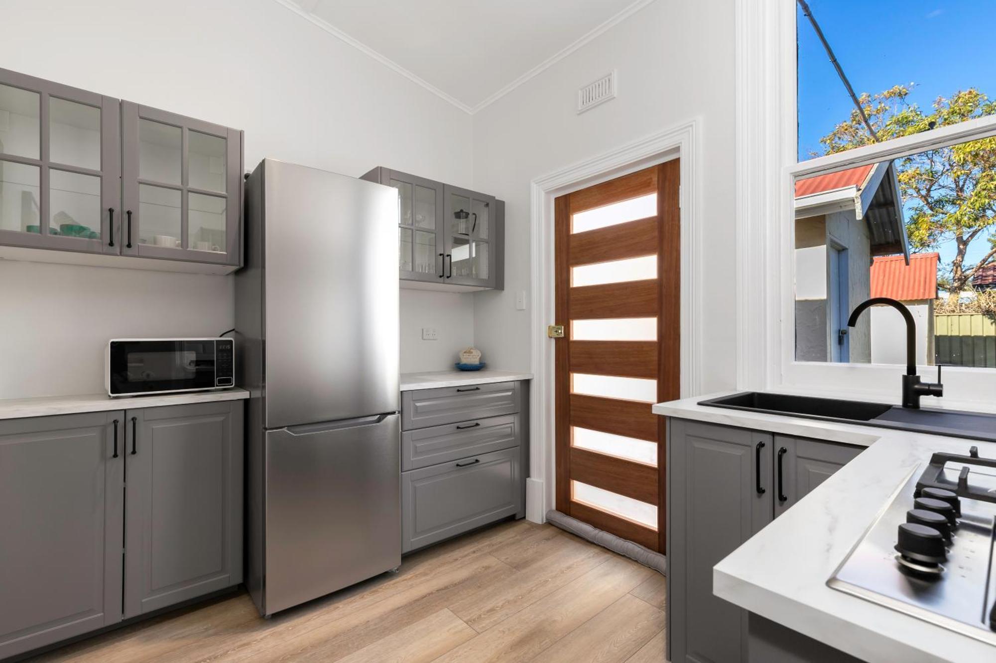 Apartment Bath Street