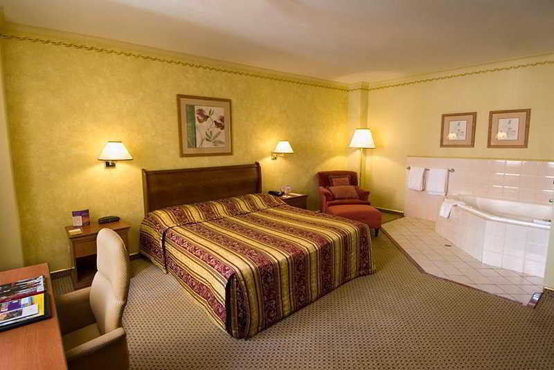 The Chancellor On Currie Hotel 4*