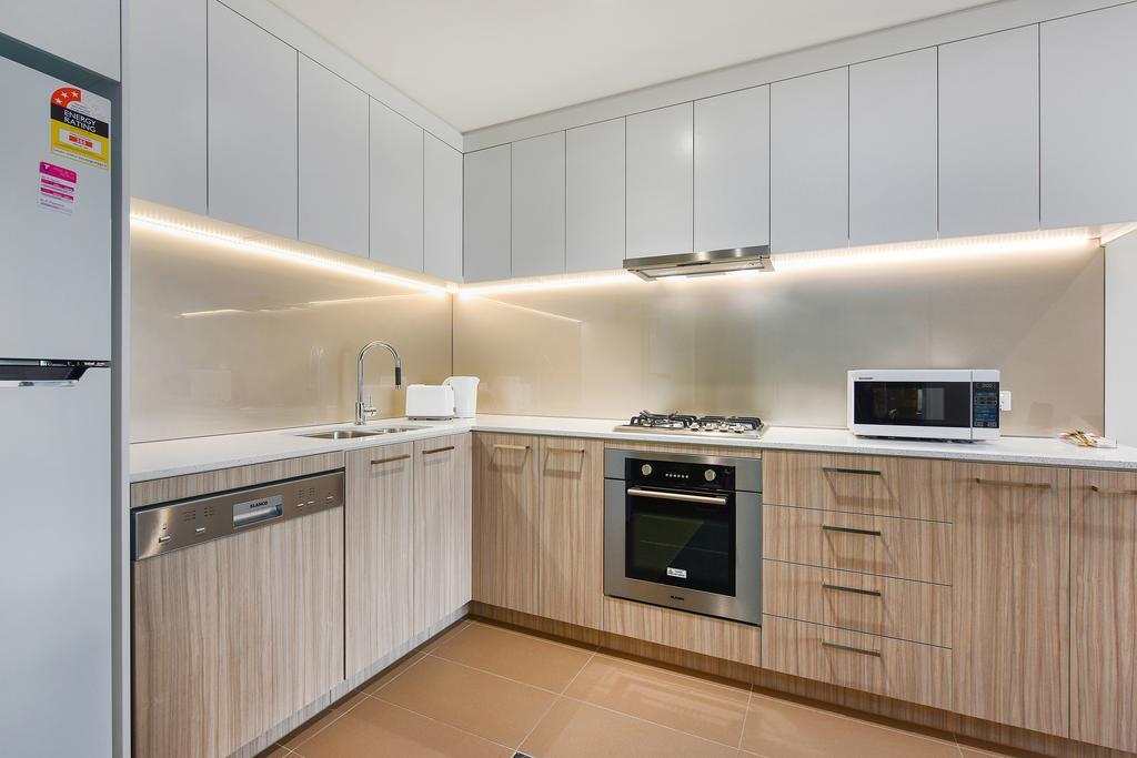 Vision On Morphett Central Aparthotel