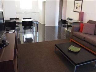 Dress Circle - Archer Street Apartment *