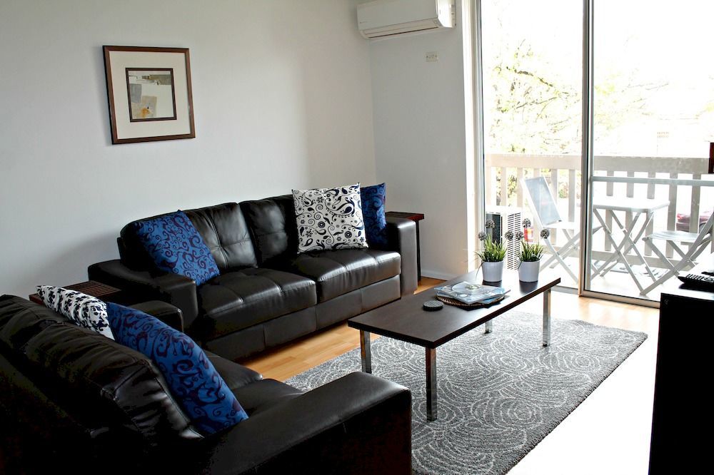 Dress Circle - Archer Street Apartment *