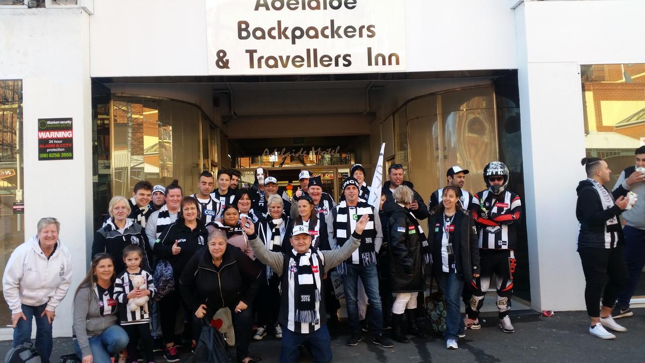 Backpackers And Travellers *
