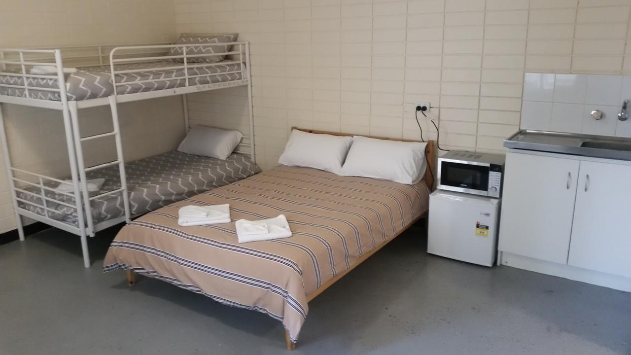 Backpackers And Travellers Hostel *