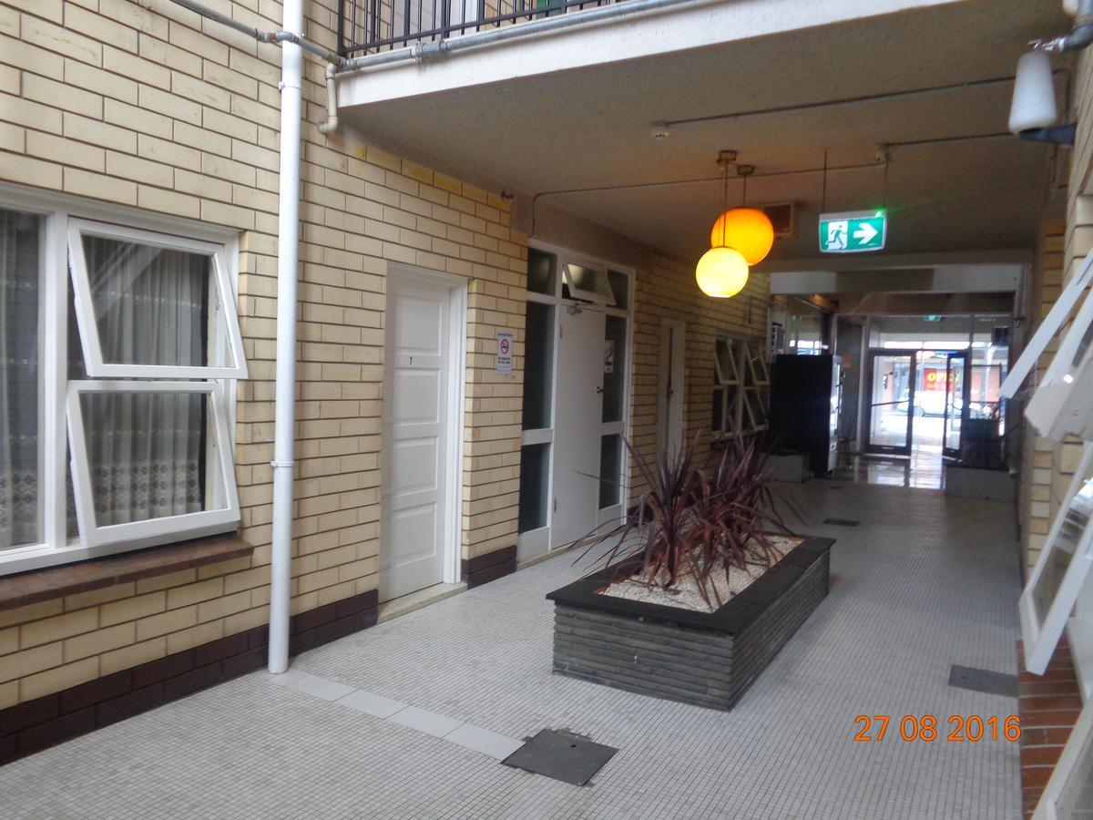 Backpackers And Travellers Hostel *