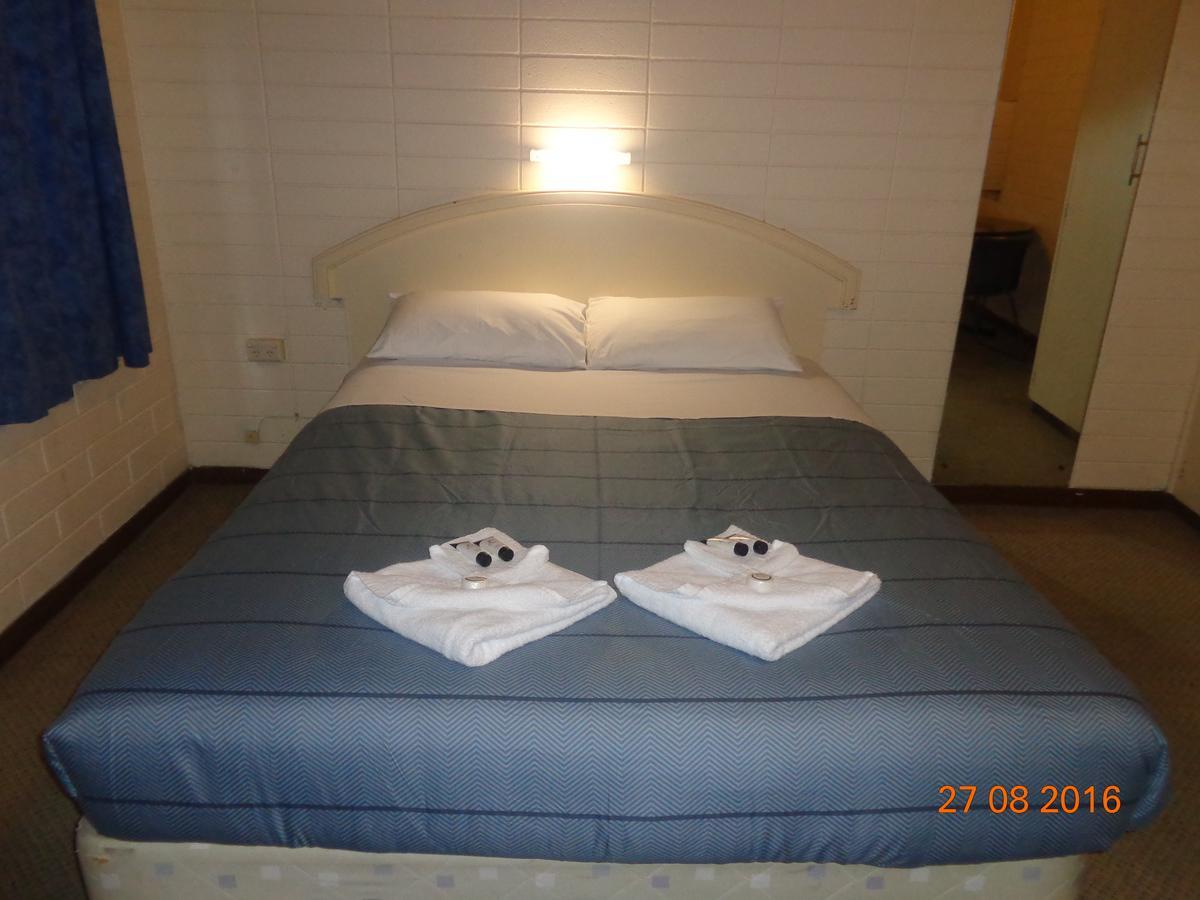 Hostel Backpackers And Travellers Adelaide
