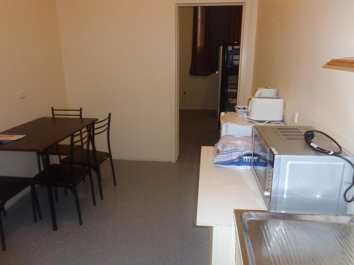 Backpackers And Travellers Hostel *