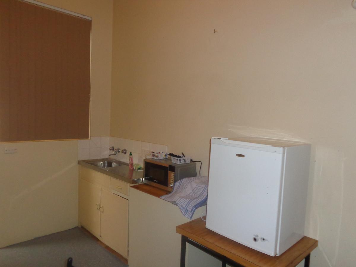 Backpackers And Travellers Hostel