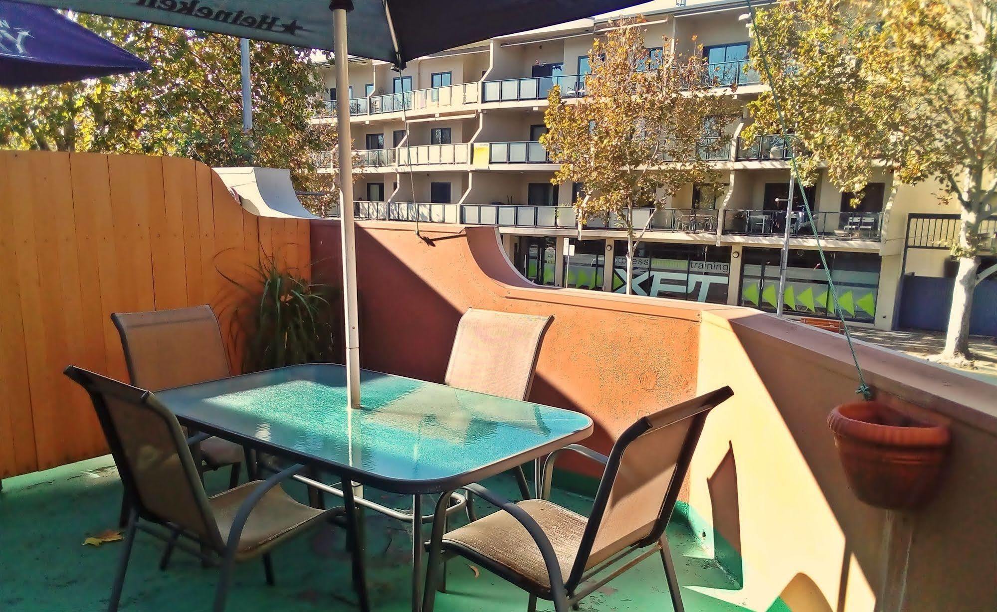Adelaide's Park Motel 3*