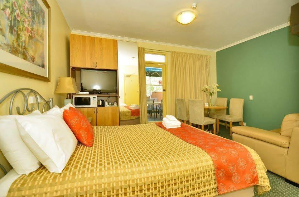 Motel Adelaide's Park 3*