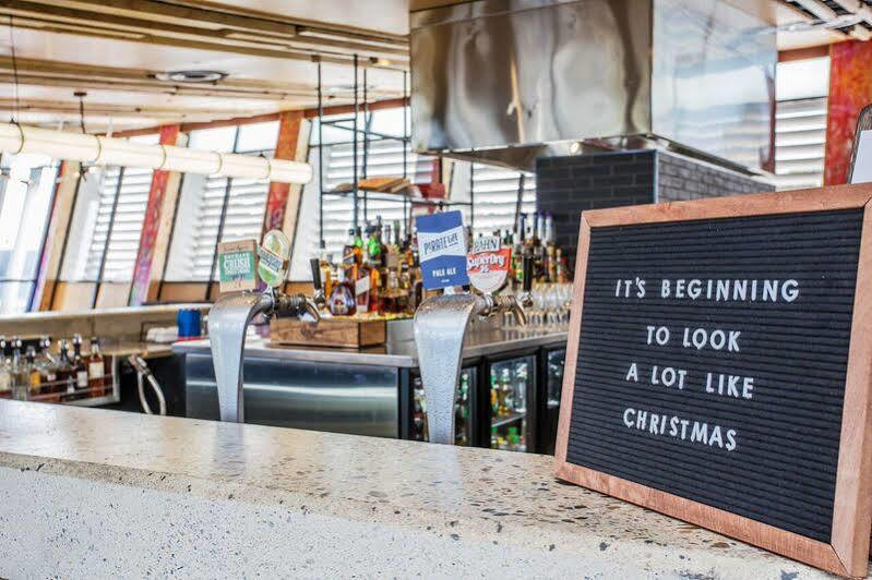 Highlander Bar Kitchen Rooftop Hotel