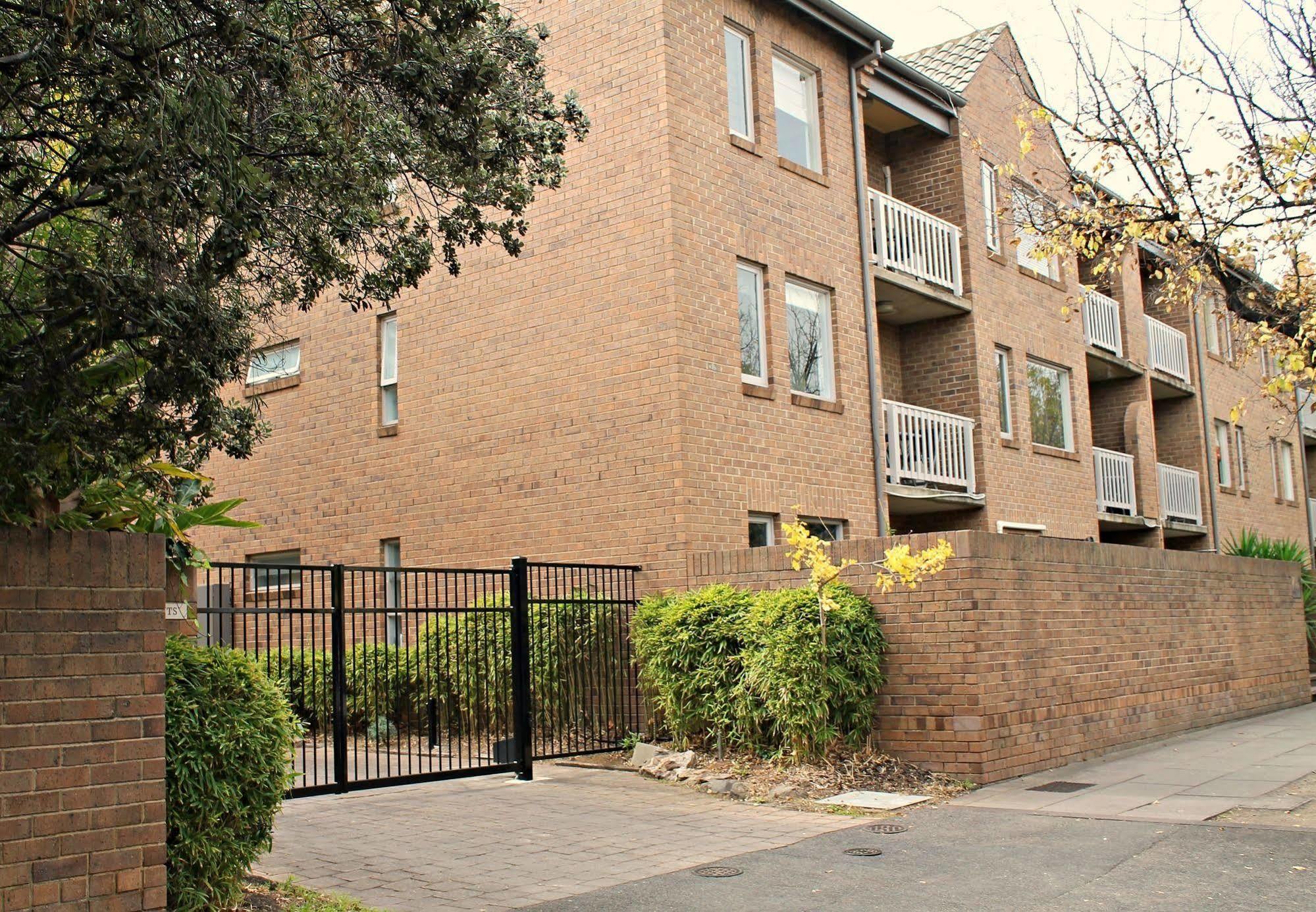 Apartment Dress Circle - Archer Street *