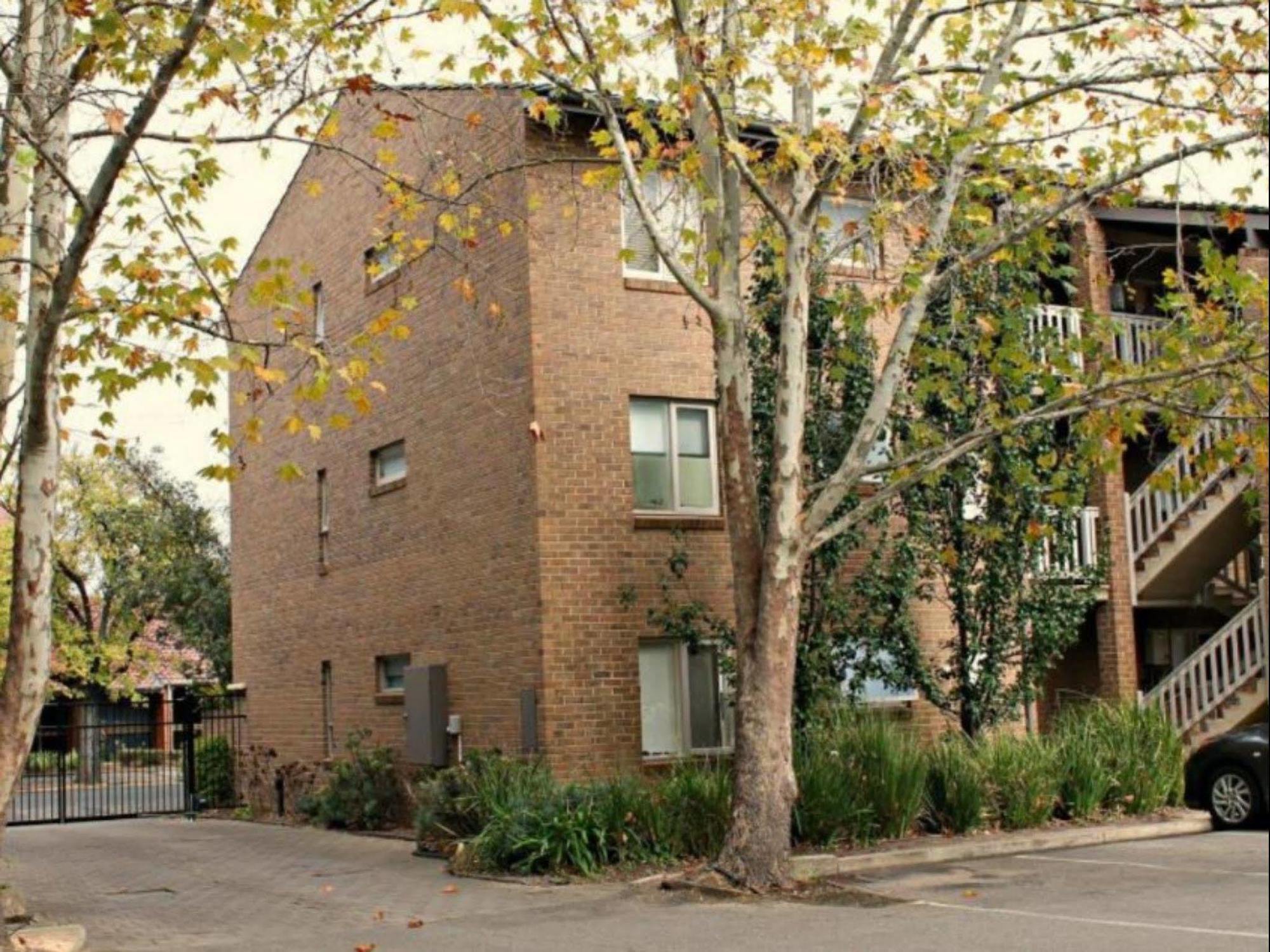 Dress Circle - Archer Street Apartment