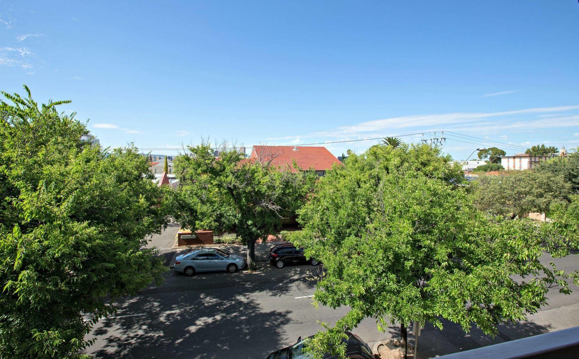 Dress Circle - Archer Street Apartment Adelaide
