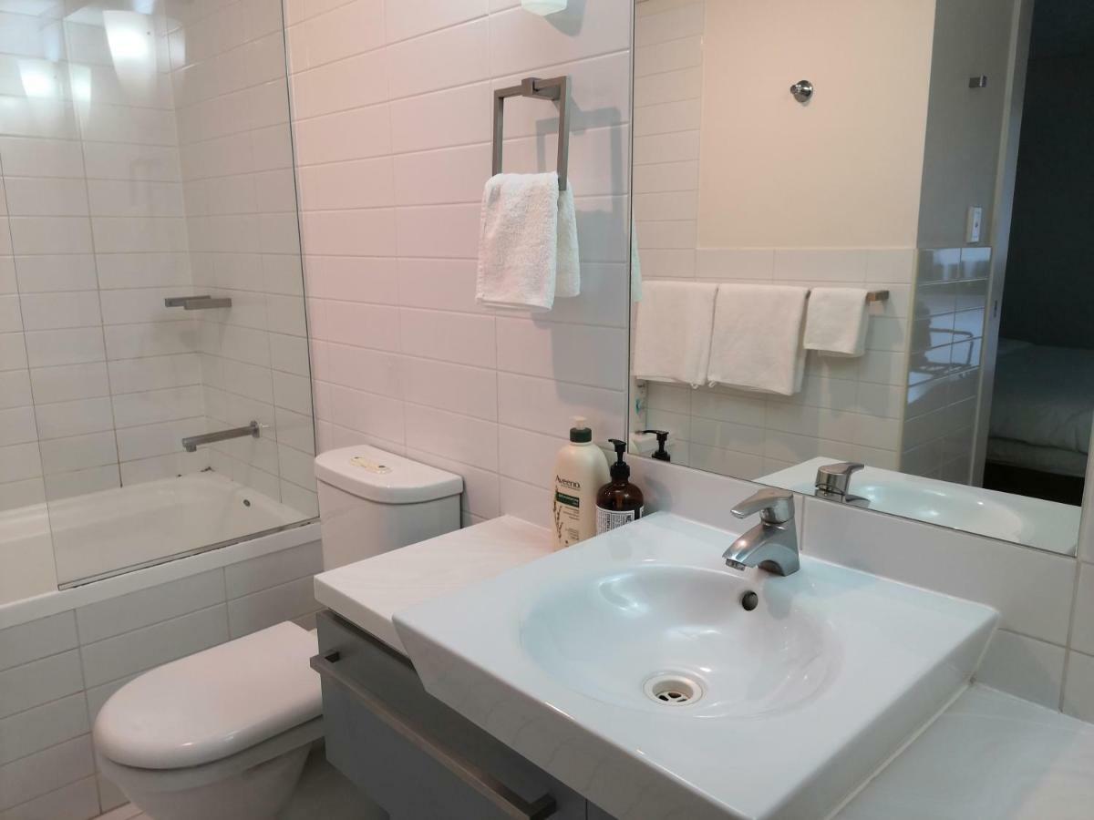 Aparthotel Stylish Apt In North Ter & City View & Free Parking 2*
