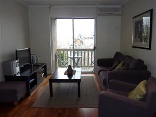 Dress Circle - Archer Street Apartment