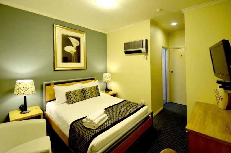 Adelaide's Park Motel 3*