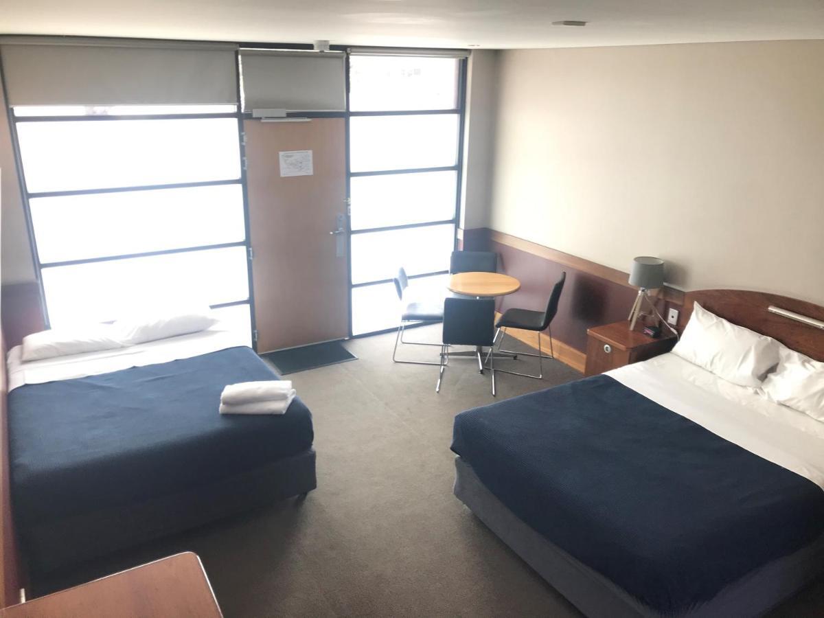 Highlander Bar Kitchen Rooftop 3*