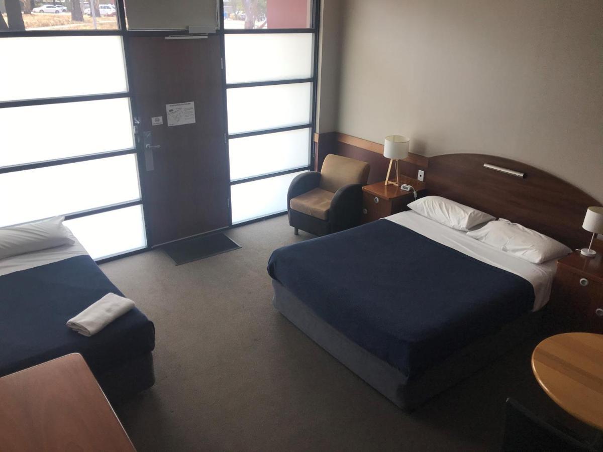 Highlander Bar Kitchen Rooftop 3* Adelaide