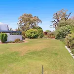 Stylish, Comfortable And Pet Friendly Home In The Heart Of Kensington