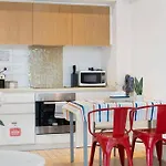 1Br Cbd Apt - Pool-Spa-Free Carpark