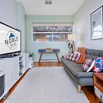 City Oasis 2-Br Townhouse With Balcony & Parking