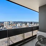 Adelaide Skyline Serenity: Parking, Pool, Gym, Cinema Inc.