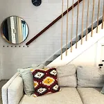Stylish, Comfortable And Pet Friendly Home In The Heart Of Kensington