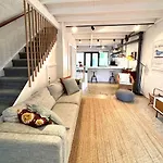 Stylish, Comfortable And Pet Friendly Home In The Heart Of Kensington