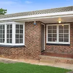 Prime Location 2 Bed Renovated In Royston Park