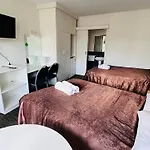 Jacksons Motor Inn