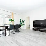 Adelaide Escape And Business-3Bath Full Kitchen Fast Wifi 3Tv-For Large Families And Group